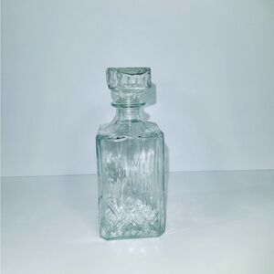 Precious Home Elegant Clear Glass Decanter Pisa style 34oz